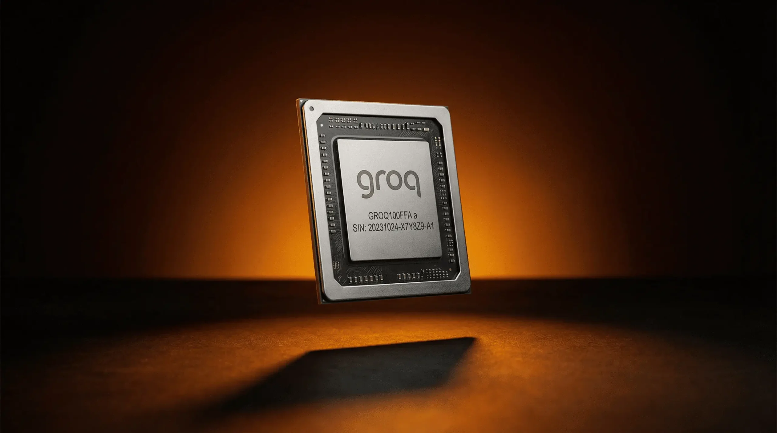 نمای نزدیک از ابرتراشه جدید هوش مصنوعی با معماری ترکیبی