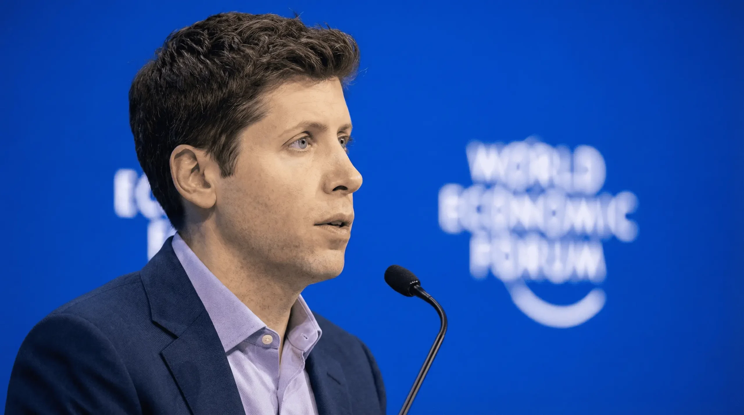 سخنرانی سم آلتمن در اجلاس داووس درباره فرصت تاریخی ثروتمند شدن با کمک هوش مصنوعی و انقلاب تکنفره